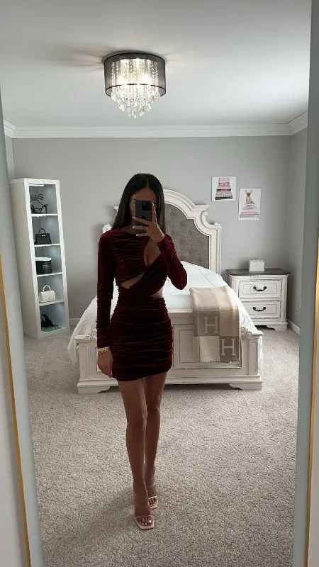 BURGUNDY VELVET CUT OUT MINI DRESS