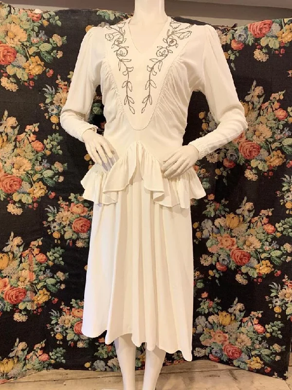 1940s White Crepe Dress With Metallic Goldwork Embroidery Detail and Peplum